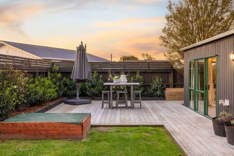 Photo of property in 3 Chilton Drive, Mairehau, Christchurch, 8052