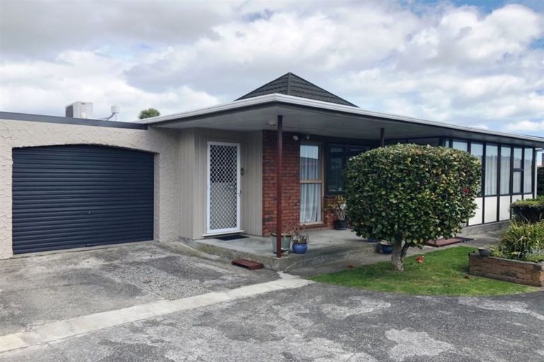 Photo of property in 13 Oriwa Street, Waikanae, 5036