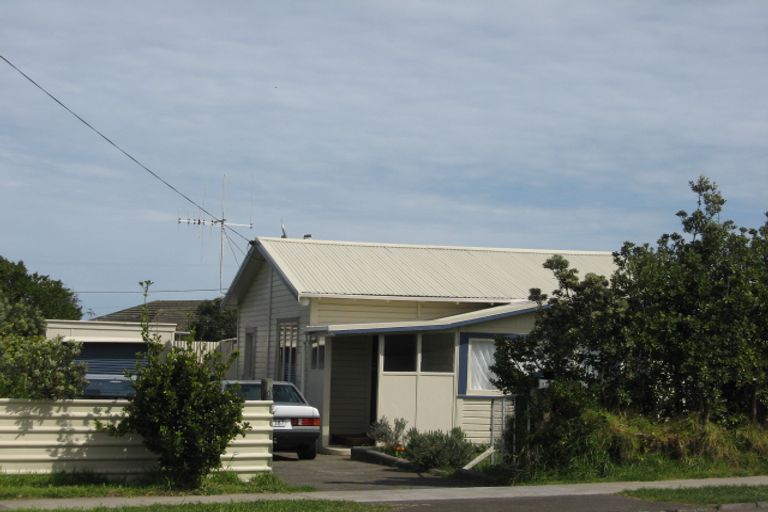 Photo of property in 141 Cornfoot Street, Castlecliff, Whanganui, 4501