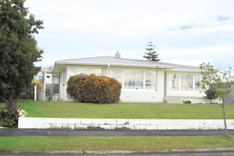 Photo of property in 6 Roseburg Street, Fairfield, Hamilton, 3214