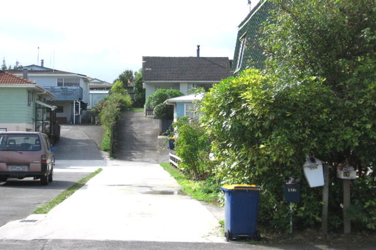 Photo of property in 2/17 Ribblesdale Road, Henderson, Auckland, 0612