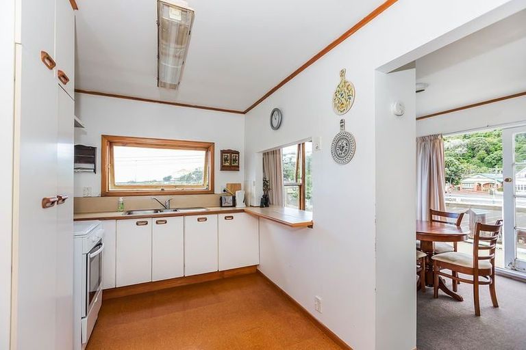 Photo of property in 26 Reef Street, Island Bay, Wellington, 6023