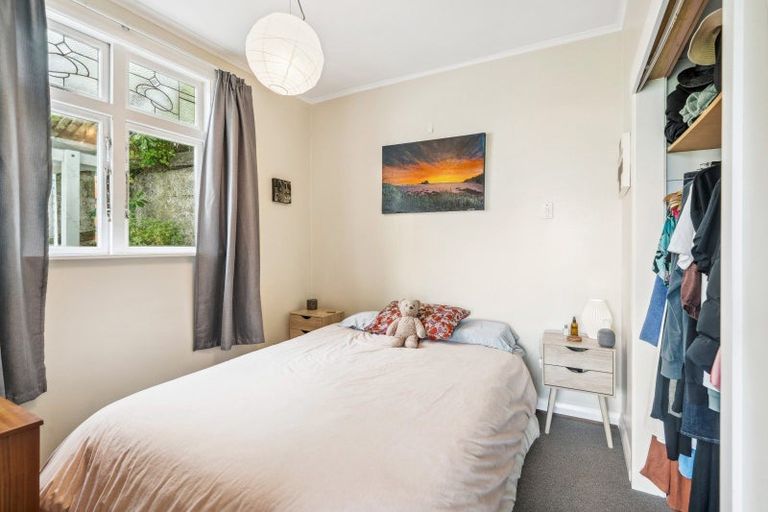 Photo of property in 11 Aranoni Street, Island Bay, Wellington, 6023