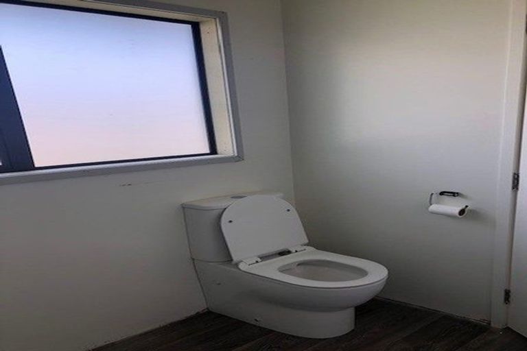 Photo of property in 21 Cambridge Terrace, Papatoetoe, Auckland, 2025