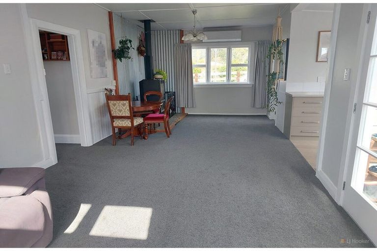 Photo of property in 6 Smith Street, Waimate, 7924