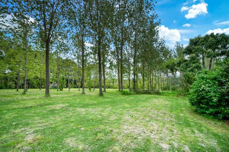 Photo of property in 96 Pomona Road, Kumeu, 0891