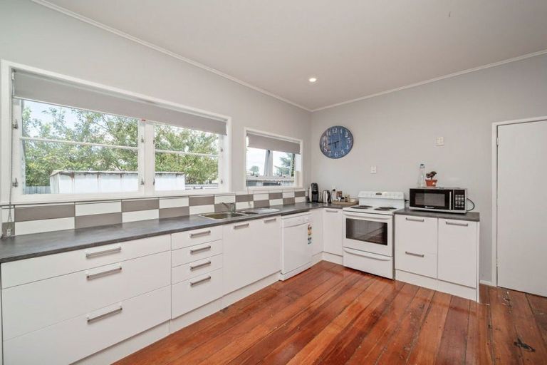 Photo of property in 377a Waihi Road, Normanby, Hawera, 4614