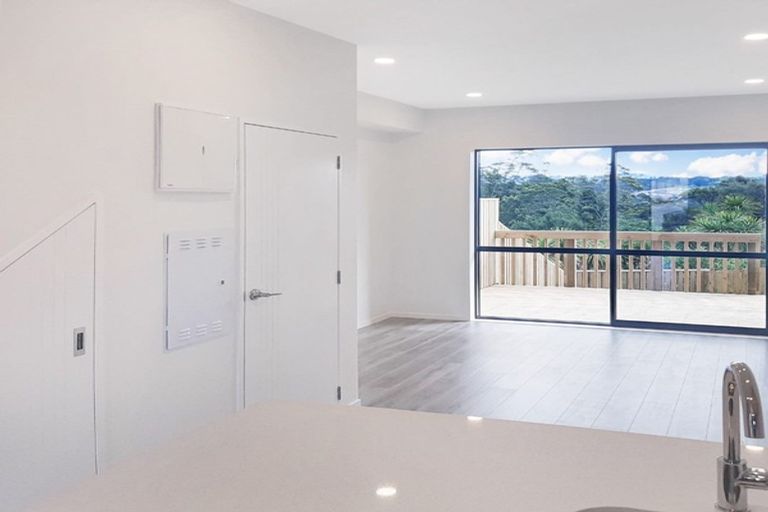 Photo of property in 134c Tiriwa Drive, Massey, Auckland, 0614