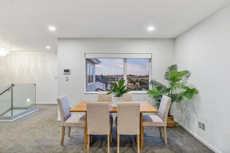 Photo of property in 12 Lagoon View, Gulf Harbour, Whangaparaoa, 0930