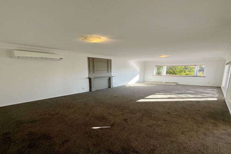 Photo of property in 242 Sturges Road, Henderson, Auckland, 0612