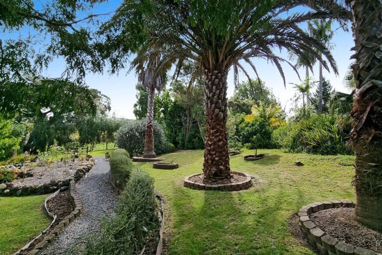 Photo of property in 55a Lonely Track Road, Fairview Heights, Auckland, 0632