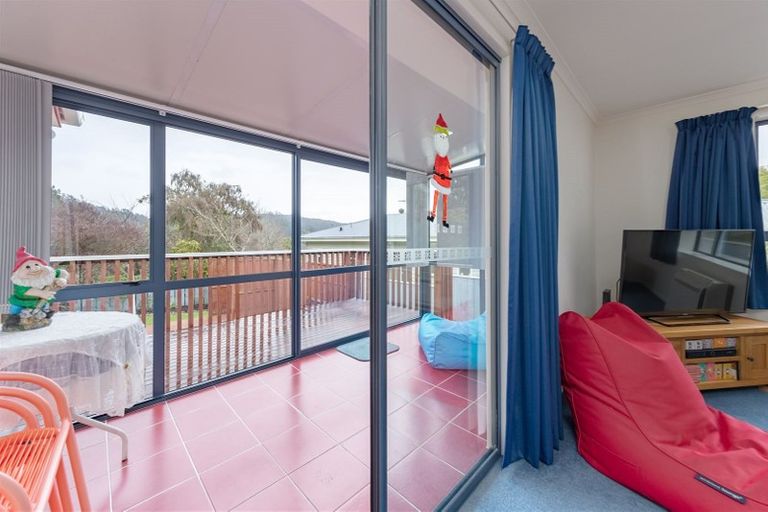 Photo of property in 94 Manuka Street, Stokes Valley, Lower Hutt, 5019
