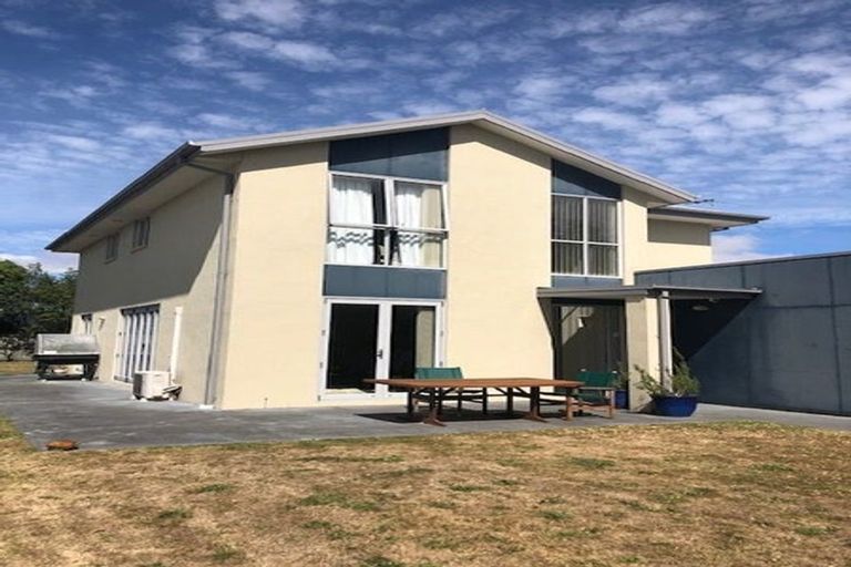 Photo of property in 8 Mcmahon Drive, Aidanfield, Christchurch, 8025