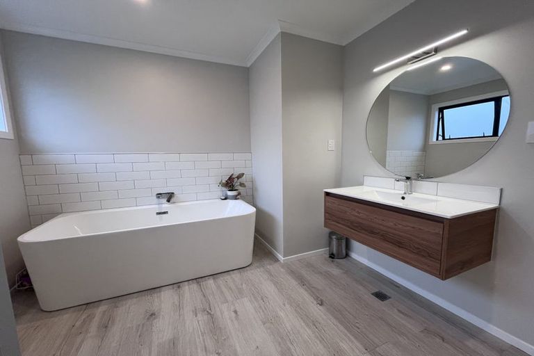 Photo of property in 8 Balmerino Lane, Wallaceville, Upper Hutt, 5018