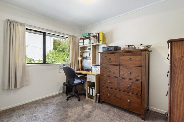 Photo of property in 2/13 Newstead Avenue, Browns Bay, Auckland, 0632