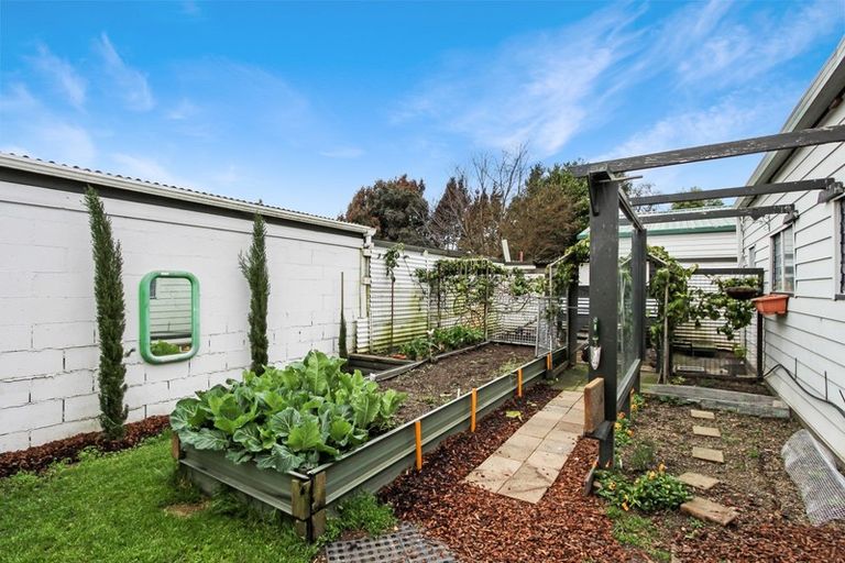 Photo of property in 26 Russell Road, Fairy Springs, Rotorua, 3015