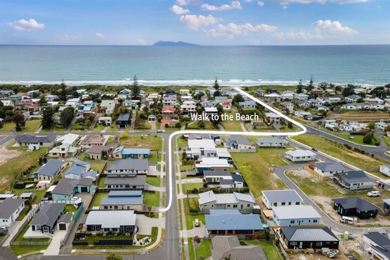 Photo of property in 16 Surfers Avenue, Waihi Beach, 3611