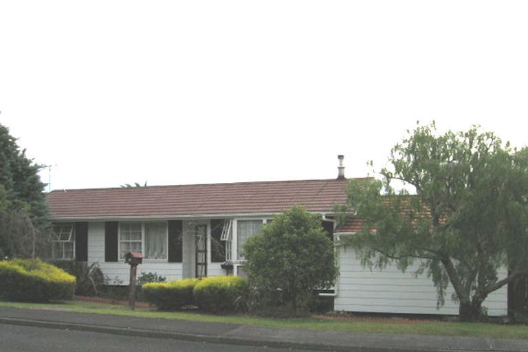 Photo of property in 29 Fitzherbert Avenue, West Harbour, Auckland, 0618