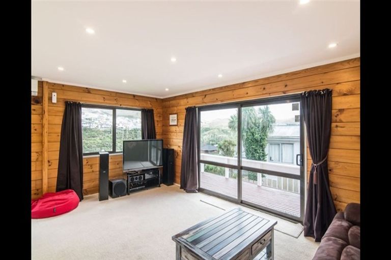 Photo of property in 6 Tatum Way, Johnsonville, Wellington, 6037