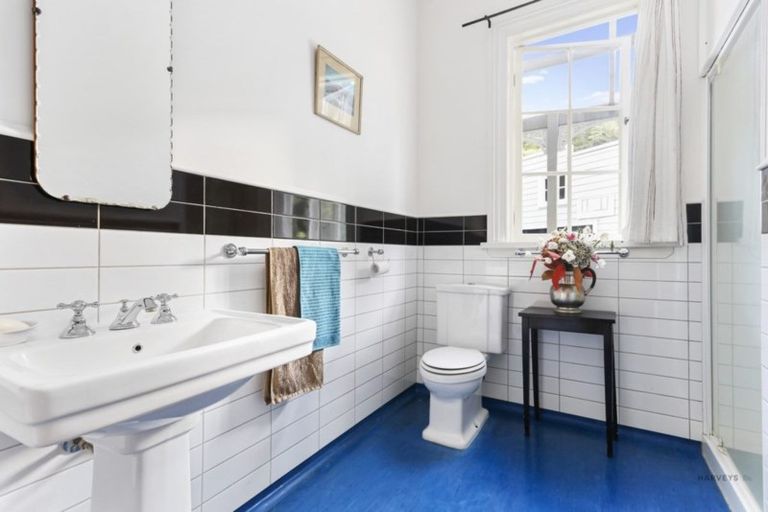 Photo of property in 859-863 West Coast Road, Oratia, Auckland, 0604