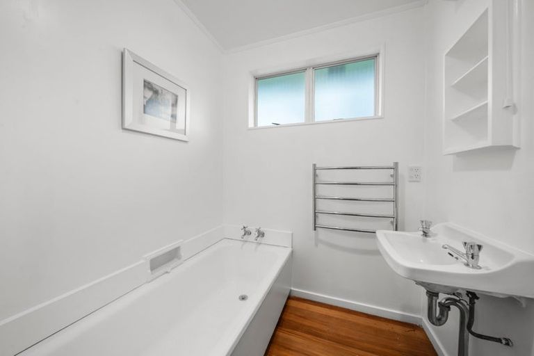 Photo of property in 23 East Street, Greytown, 5712