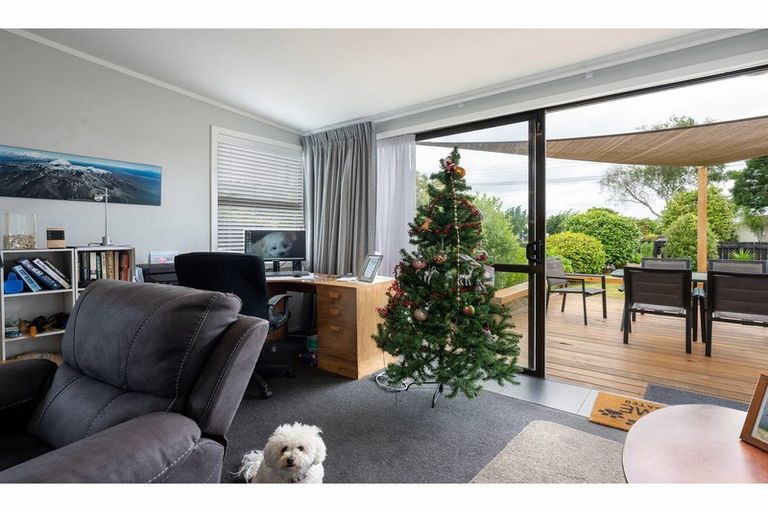 Photo of property in 9a Kawaha Point Road, Fairy Springs, Rotorua, 3015