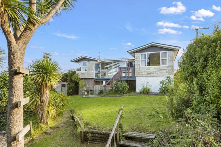 Photo of property in 12 Limmer Place, Browns Bay, Auckland, 0632