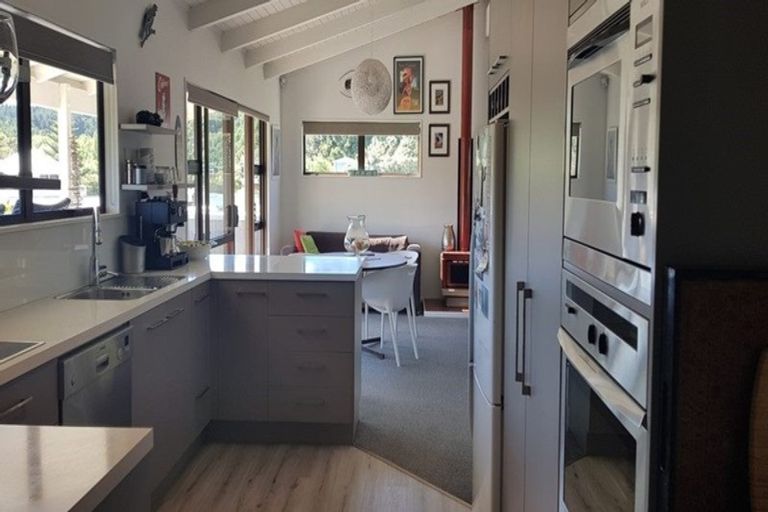 Photo of property in 14 Omutu Street, Oakura, Hikurangi, 0184