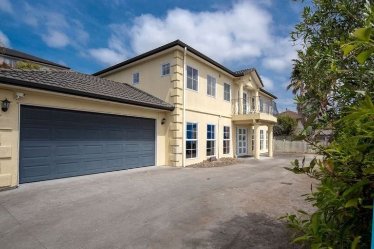 Photo of property in 60 Scarlet Oak Drive, Schnapper Rock, Auckland, 0632