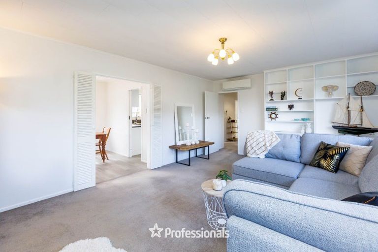 Photo of property in 5 Camden Road, Totara Park, Upper Hutt, 5018