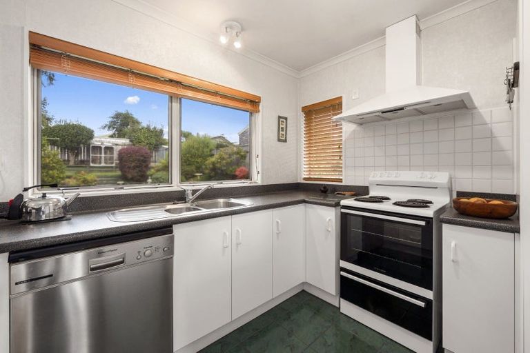 Photo of property in 6 Barraud Place, Pukehangi, Rotorua, 3015