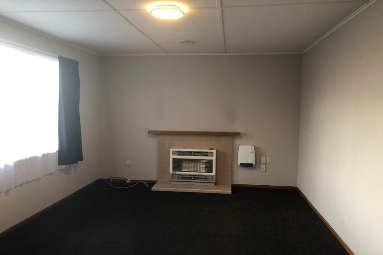 Photo of property in 32 Roberts Line, Kelvin Grove, Palmerston North, 4414