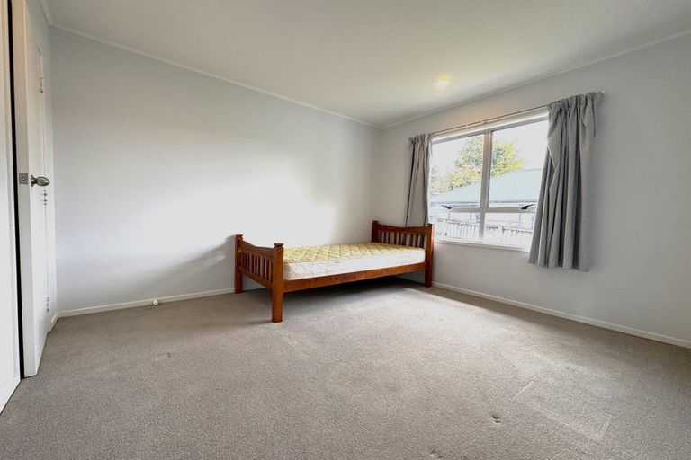 Photo of property in 20 Camphora Place, Ranui, Auckland, 0612