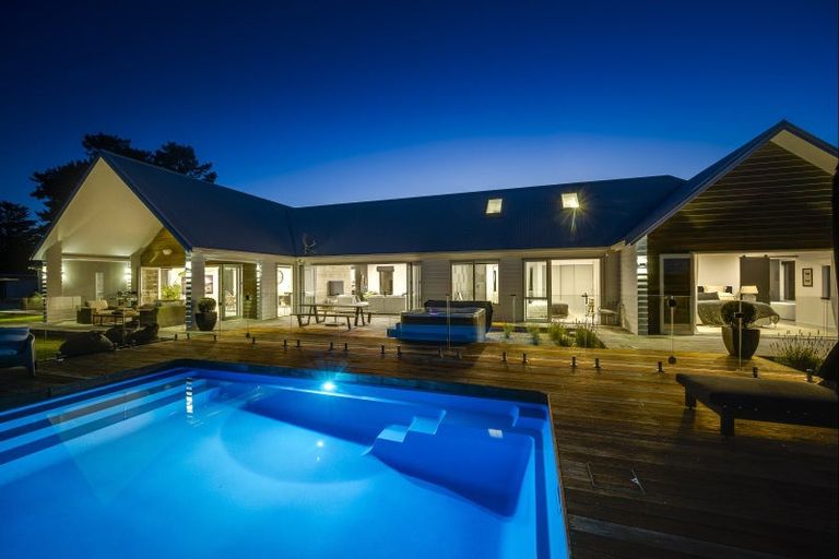 Photo of property in 1232 Taihape Road, Sherenden, Hastings, 4179