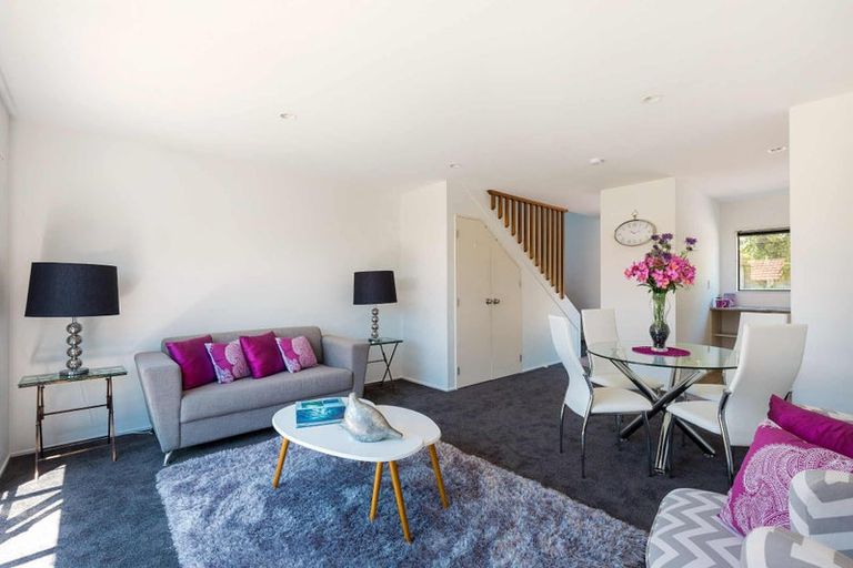 Photo of property in 9/44 Fields Parade, Oteha, Auckland, 0632