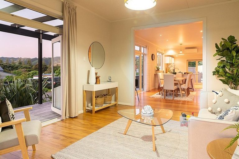 Photo of property in 36 Aperahama Street, Paekakariki, 5034