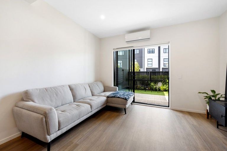 Photo of property in 4/47a Huntington Drive, Huntington Park, Auckland, 2013