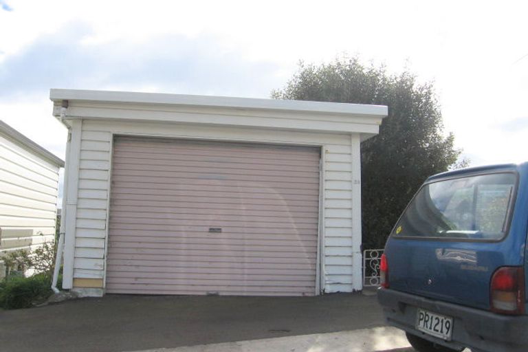 Photo of property in 36 Cavendish Square, Strathmore Park, Wellington, 6022