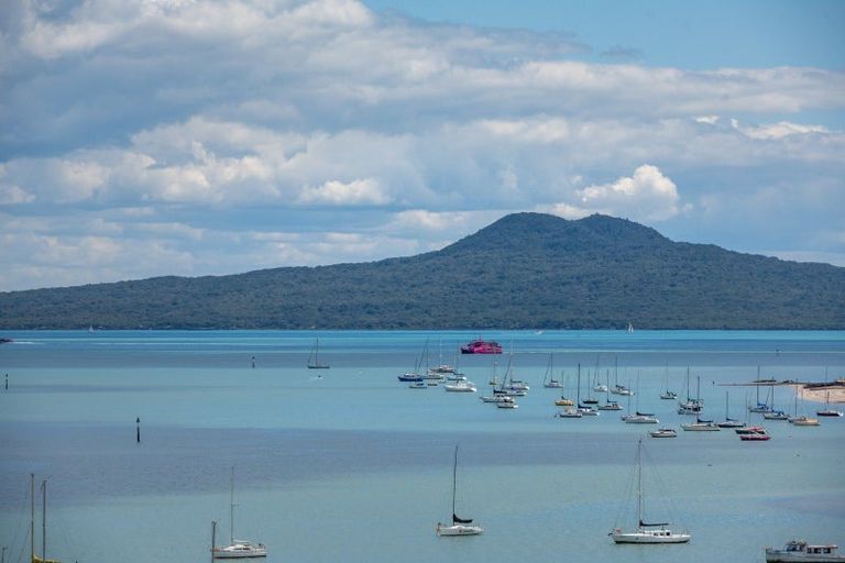 Photo of property in 1/13 Takutai Avenue, Bucklands Beach, Auckland, 2012