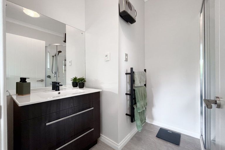 Photo of property in 17 Raeburn Avenue, Otatara, Invercargill, 9879