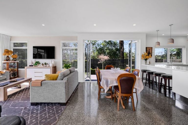 Photo of property in 321b Mangorei Road, Merrilands, New Plymouth, 4312