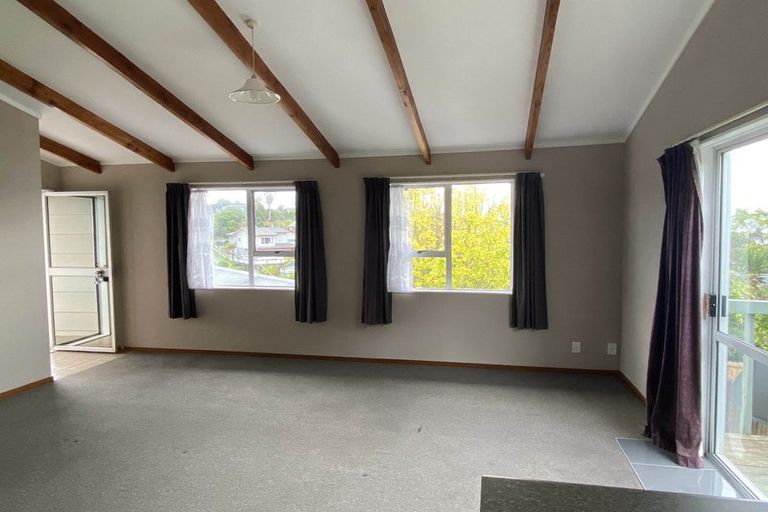 Photo of property in 88 William Bayes Place, Red Beach, 0932