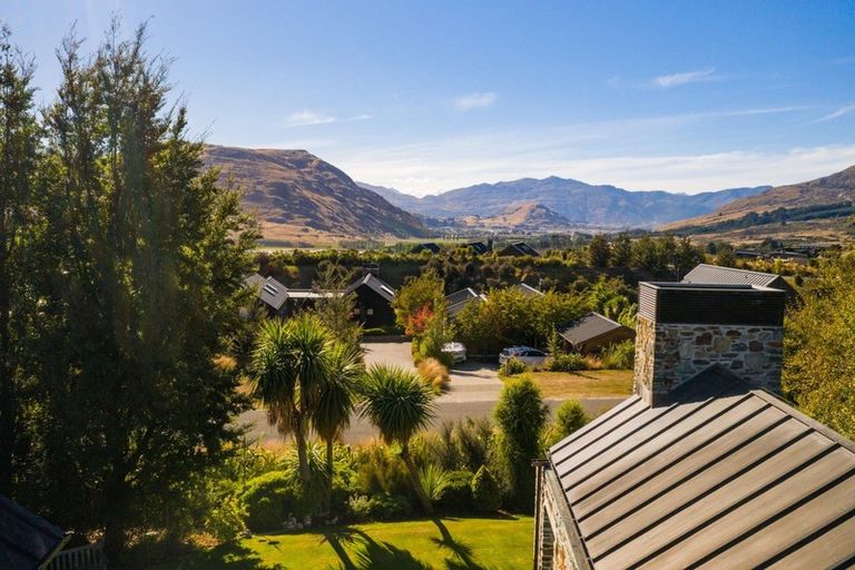 Photo of property in 8 Bretby Court, Jacks Point, Queenstown, 9371