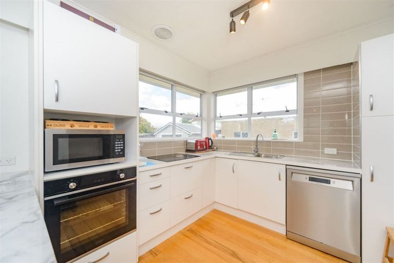 Photo of property in 5 Tararua Terrace, Cloverlea, Palmerston North, 4412