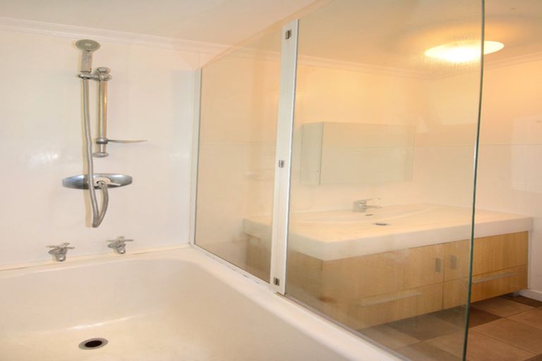 Photo of property in 14 Wanaka Street, Ravensbourne, Dunedin, 9022