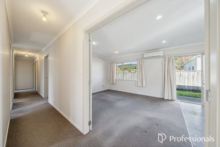 Photo of property in 21 Sun Valley Grove, Wainuiomata, Lower Hutt, 5014