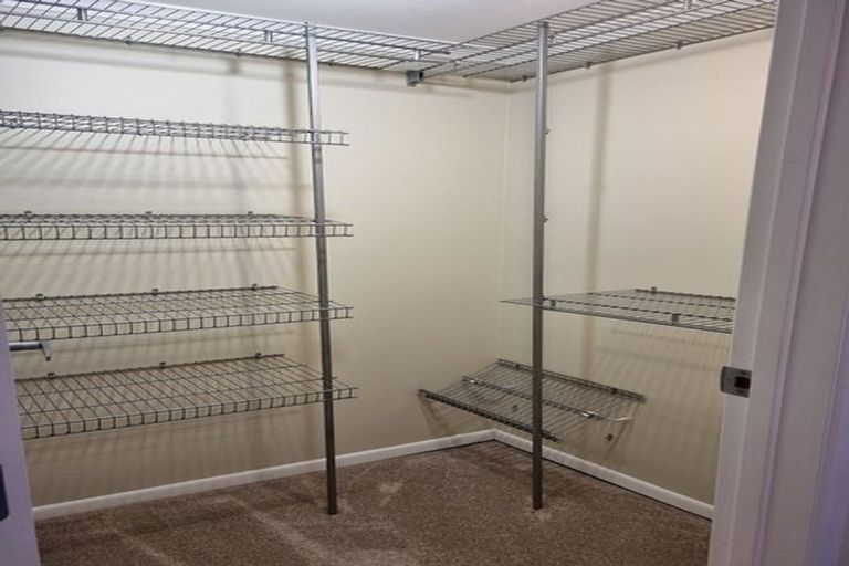 Photo of property in 28 Judkins Crescent, Cockle Bay, Auckland, 2014