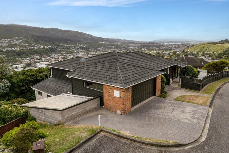 Photo of property in 91 Woodman Drive, Tawa, Wellington, 5028