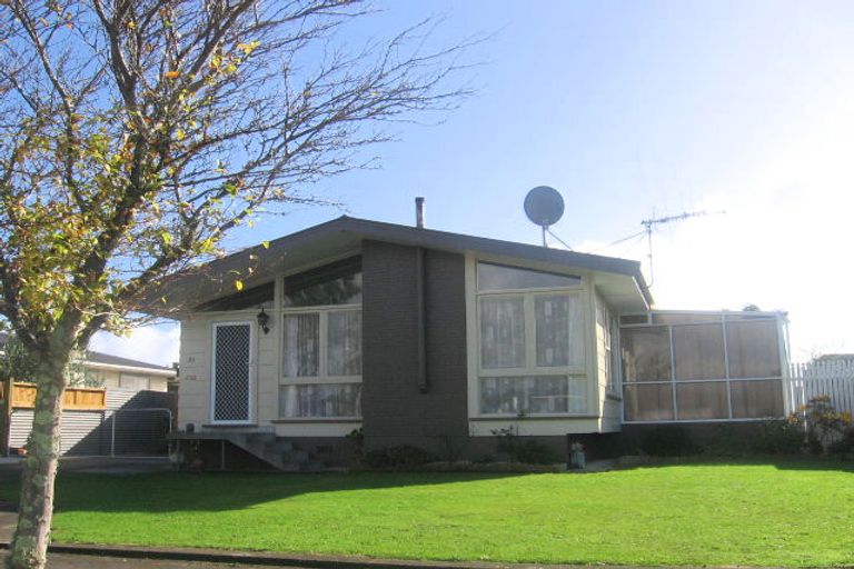 Photo of property in 31 Sutherland Crescent, Westbrook, Palmerston North, 4412