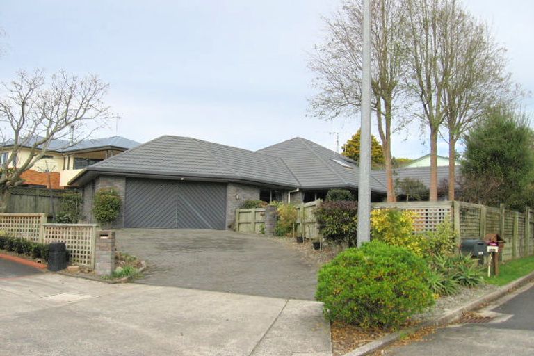 Photo of property in 23 Ashley Street, St Andrews, Hamilton, 3200